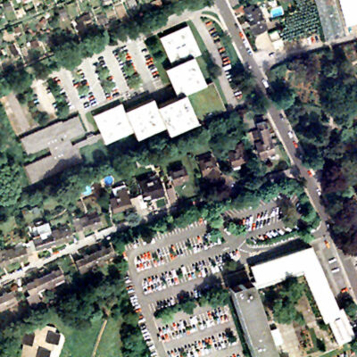 Bild vergrößern: Luftbild der Kreisverwaltung aus dem Jahr 1999.