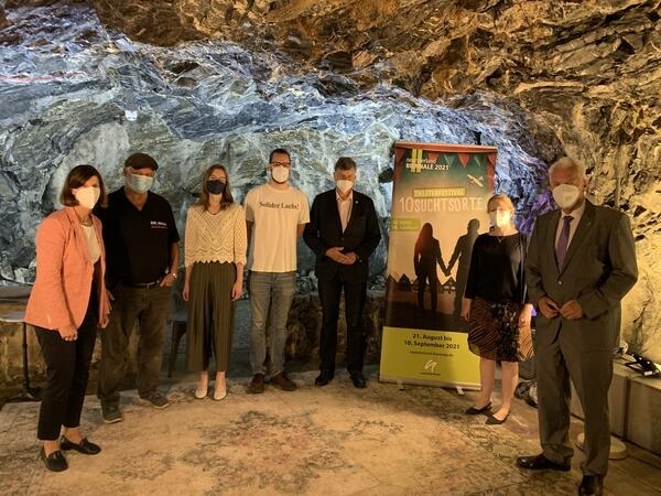 Bild vergrößern: Pressekonferenz im Neandertal No 1